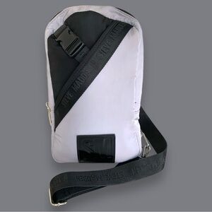 STEVE MADDEN BIDA SMALL GRAY SLING BAG